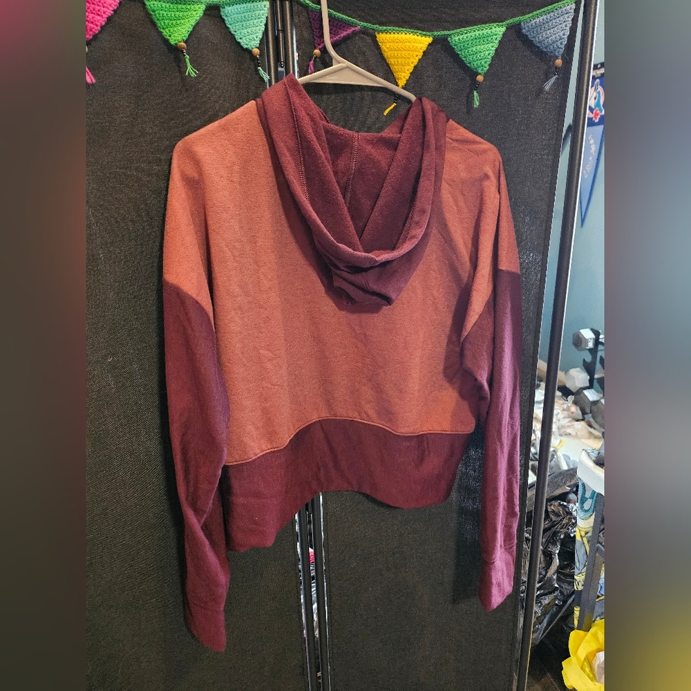 Burgundy and Mauve Crop Hoodie ๐โค๏ธ - Picture 6 of 9